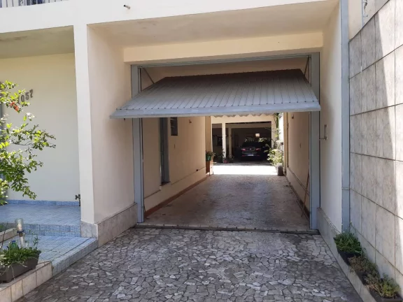 Imagem Terreno com Amplo Sobrado Não Averbado no Guaira