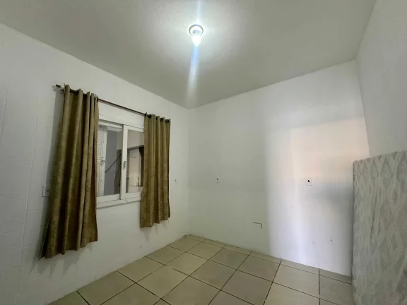 Imagem Casa com 3 dormitórios e 2 vagas, 850m da praia do Gravatá - Navegantes/SC