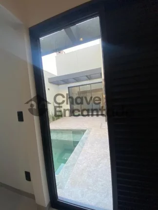 Imagem Casa de Alto Padrão em condominio.