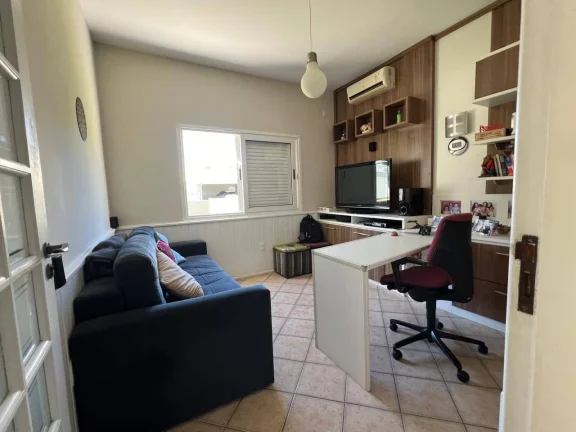 Imagem Casa 4 quartos Sambaqui