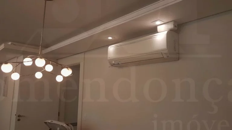 Imagem Apartamento amplo e bem dividido, ensolarado, com living para 02 ambientes, 03 dormitórios sendo 01...