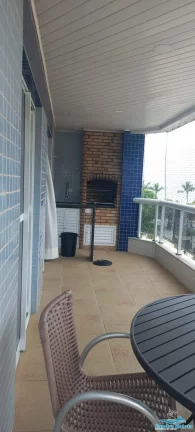Imagem Amplo apartamento à 30 metros da praia