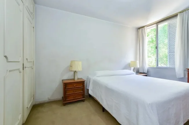 Imagem Apartamento 129M², 3Q, 2 Banheiros, 1 Vaga, Academia, Salão de Festas, Playground, Portaria 24 Horas.