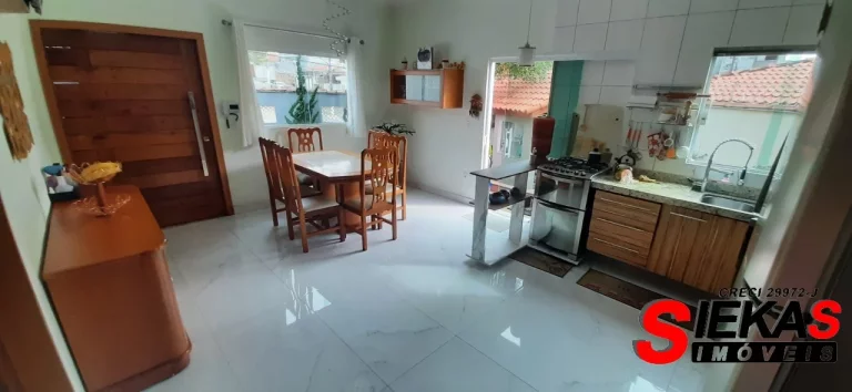 Imagem Imperdível! Casa à venda em São Paulo-SP, Itaquera, 4 quartos, 2 suítes, 2 salas, 3 banheiros, 3 vagas, 165m². Confira!