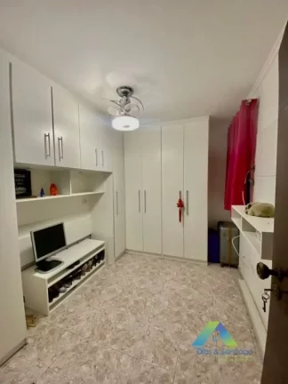 Imagem SANTO ANDRÉ Casa 200 metros, total de 5 dormitórios, Edícula, 2 vagas com excelente localização e valor !!!