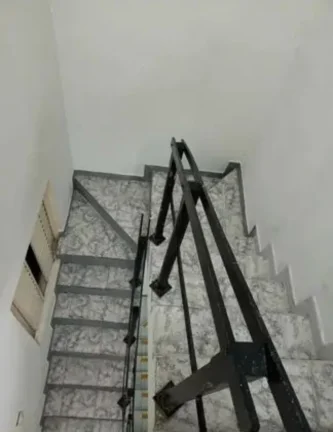 Imagem Salão Comercial de Alto Padrão para Locação na Vila Santana, Sorocaba-SP: 2 Salas, 1 Banheiro, 146m² de Área.
