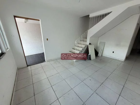 Imagem Sobrado com 3 dormitórios para alugar, 250 m² por R$ 3.496,11/mês - Jardim Santa Mena - Guarulhos/SP