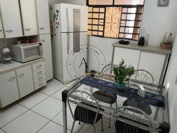 Imagem Casa Ampla com Quintal Espaçoso e Área de Lazer em Campinas!