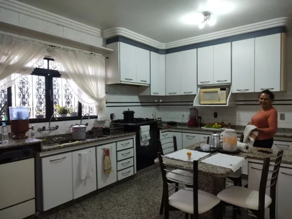 Imagem Imperdível casa à venda em São Paulo-SP, Vila Londrina: 5 quartos, 3 suítes, 7 banheiros, 5 vagas de garagem, 450m².