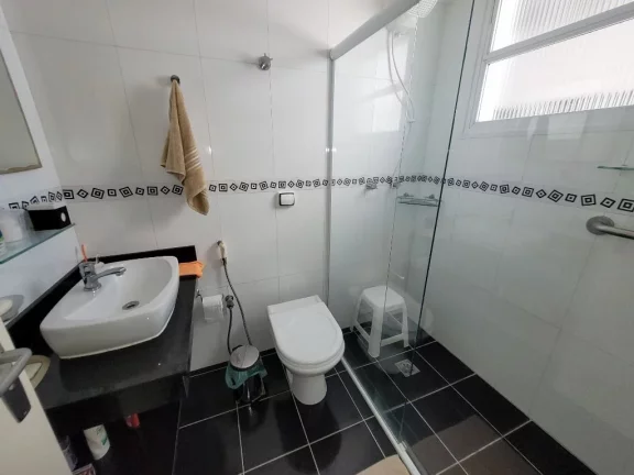 Imagem APARTAMENTO AMPLO COM 3DORMITÓRIOS, 1 SUÍTE, PEQUENA VISTA PARA O MAR, 1 VAGA PARA AUTO