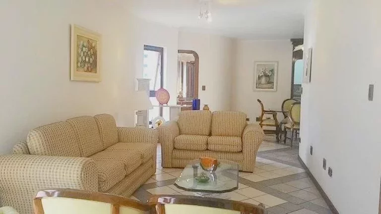 Imagem Praia de Pitangueiras, Alto Padrão, 2 Quadras da Praia, 2 Garagens, Local Nobre,130 Metros de Área Útil, Fino Acabamento!!!