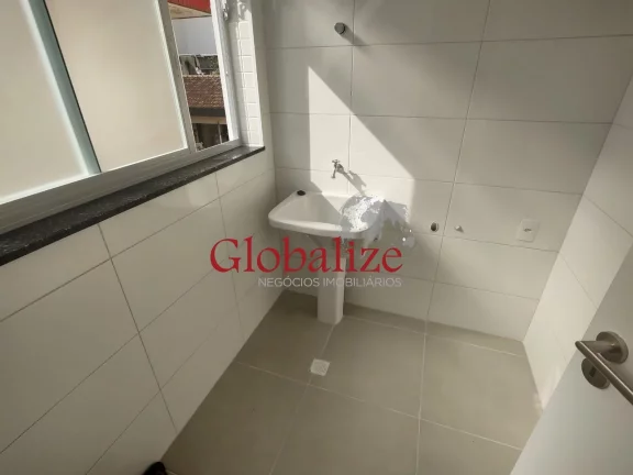 Imagem Sobreposta alta duplex com 4 suítes sendo 1 com banheira de hidromassagem na Ponta da Praia em Santos (SP) por R$.1.950.000,00