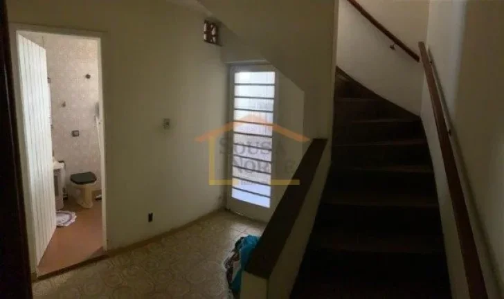 Imagem Casa com 300m² de área construída, 3 dormitórios amplos e arejados, sala para 2 ambientes, 3 ban...