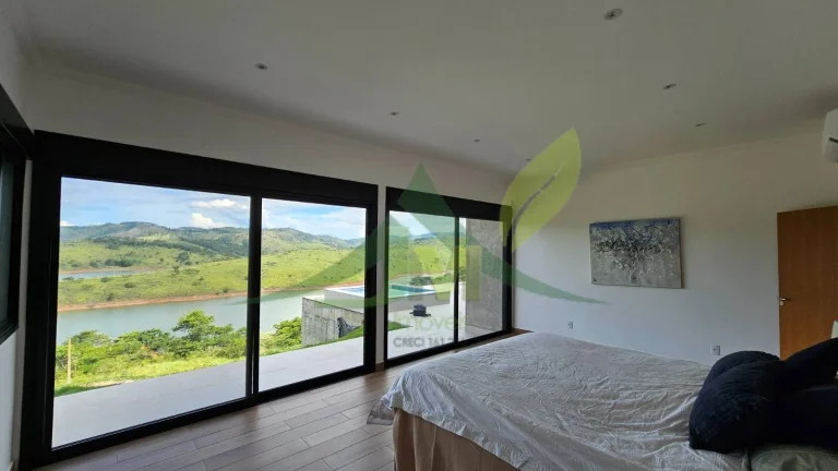 Imagem Chácara com Vista Deslumbrante para a Represa em Piracaia-SP