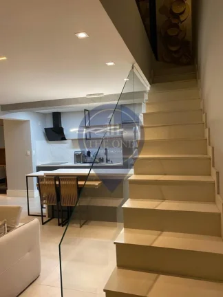 Imagem Cobertura de Luxo à Venda em São Paulo-SP, no Bairro Sumaré: 3 Quartos, 1 Suíte, 4 Banheiros, 3 Vagas, 240m²!