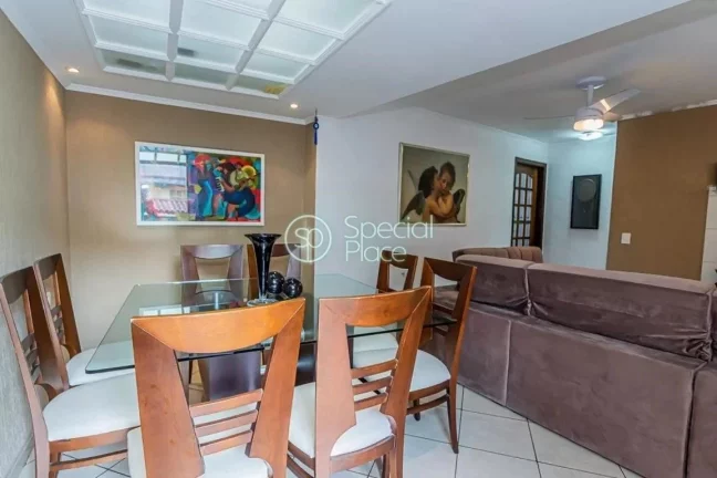Imagem Ótimo sobrado muito amplo, bem cuidado e ensolarado! Sala em "L" para dois ambientes, lavabo, cozin...