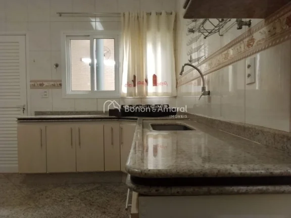Imagem Encantadora casa localizada no Condomínio Residencial Fiorentino, em Valinhos. O imóvel conta com ...
