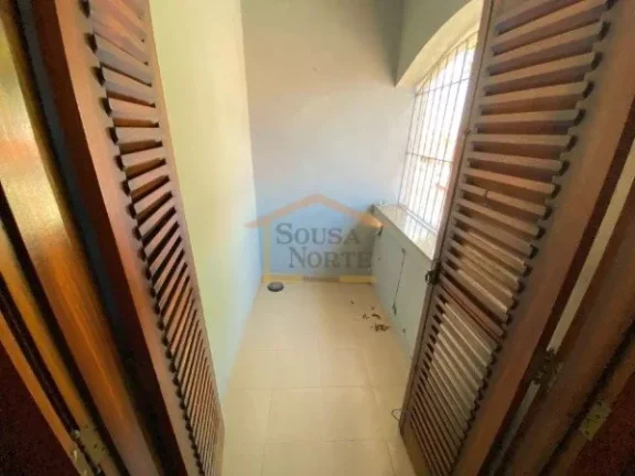 Imagem Sobrado 3 dormitórios, sendo 1 suíte, sala ampla, lavabo, grades em todas as janelas e portas, arm...