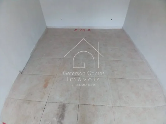 Imagem Casa à Venda - Com 2 pavimentos - Centro - Mantena - MG