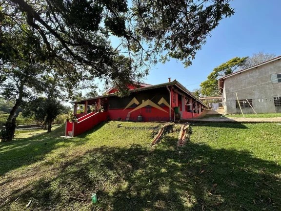 Imagem Chácara com 3 dormitórios à venda, 4000 m² por R$ 750.000,00 - Bairro Congonhal - Tatuí/SP