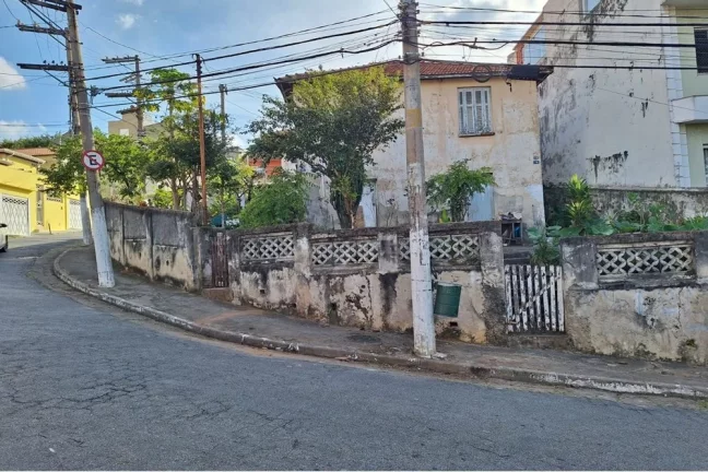 Imagem Terreno de Esquina com Excelente Localização – Perfeito para Investidores ou Projeto Residencial!