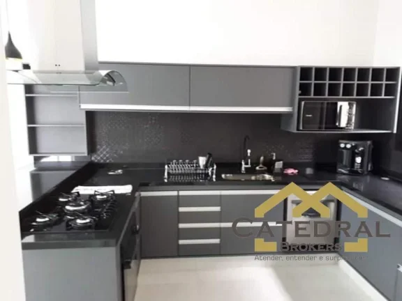 Imagem Sobrado com 300m² de área construída de 3 dormitórios por R$1.600.000,00 em Jundiaí/SP