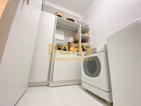 Imagem Lindo sobrado averbado, mobiliado com muito requinte e bom gosto! Em ótima localização, entre o N...