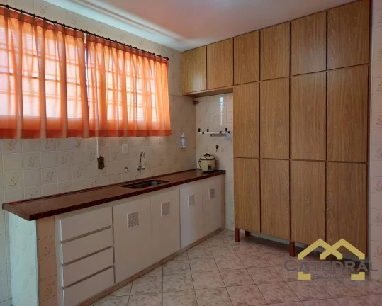 Imagem Casa térrea com 3 dormitórios à Venda por R$660.000,00 no bairro Pacaembu Jundiaí/SP