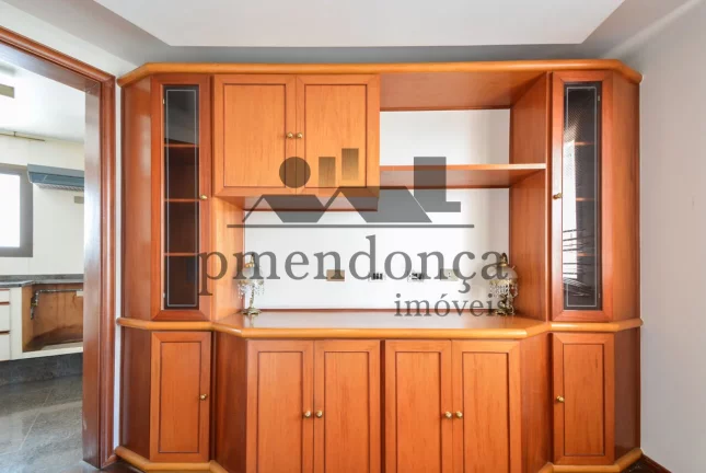 Imagem Apartamento na rua Traipu com 274m² com vista belíssima para Pacaembu.
