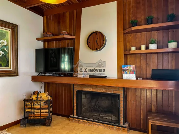 Imagem Casa à venda em Campos do Jordão - Com 97 m2, área gourmet e suíte
