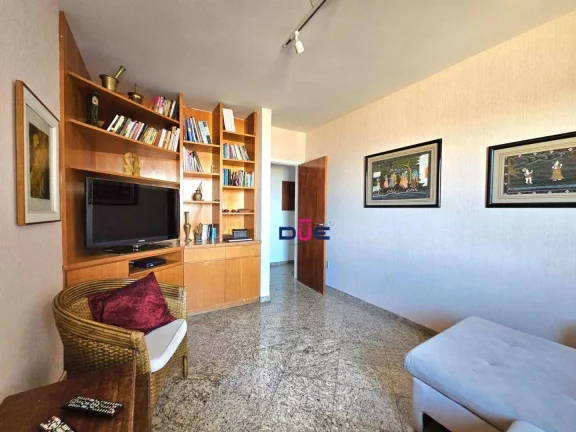 Imagem Apartamento 4 Quartos, 5 Banheiros, 2 Vagas, PÉ NA AREIA - José Menino - Santos