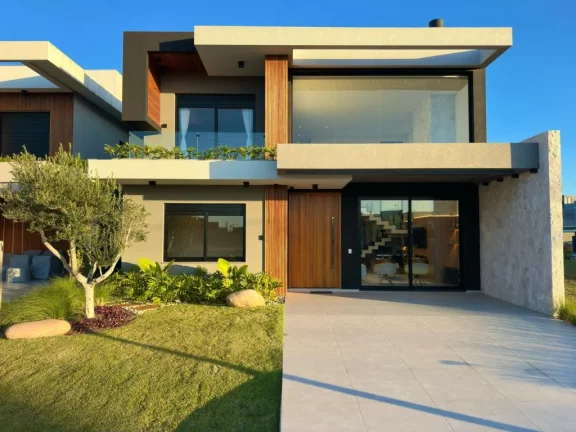 Casa com 4 Quartos à Venda,  em Remanso - Xangri-la