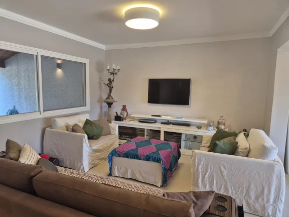 Imagem Casa térea à venda com 3 quartos, sendo 2 suítes, em Condomínio Flamboyant-B, Atibaia - SP