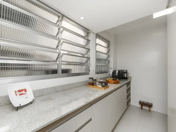 Imagem Apartamento Paraiso - 138M², 3 Dorms, 1 Suíte, 1 Vaga Determinada, Armários, Lavabo, Mobiliado.