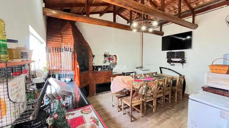 Imagem Casa 2 quartos, 2 garagens, fogão à lenha e churrasqueira, Quinta dos Açores