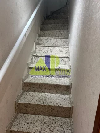 Imagem Casa à venda na Vila Granada, São Paulo-SP: 2 quartos, 1 suíte, 1 sala, 2 banheiros, 2 vagas, 160m². Confira já!
