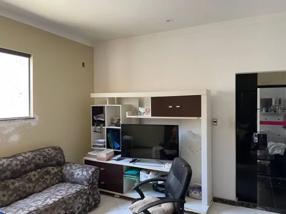 Imagem Casa à Venda em Aruana I: 3 Suítes, Área Gourmet, Próximo à Praia!