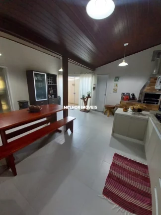 Imagem Casa de Alvenaria com 4 Dormitórios sendo 3 suítes localizado em Banheiros em Camboriú