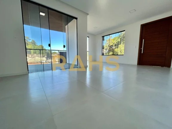 Imagem Linda casa recém construída com 1 suíte e 2 quartos, sacada com churrasqueira e 2 vagas de garage...