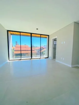 Imagem Casa de alto padrão com 3 suítes e 2 vagas de garagem em Piçarras