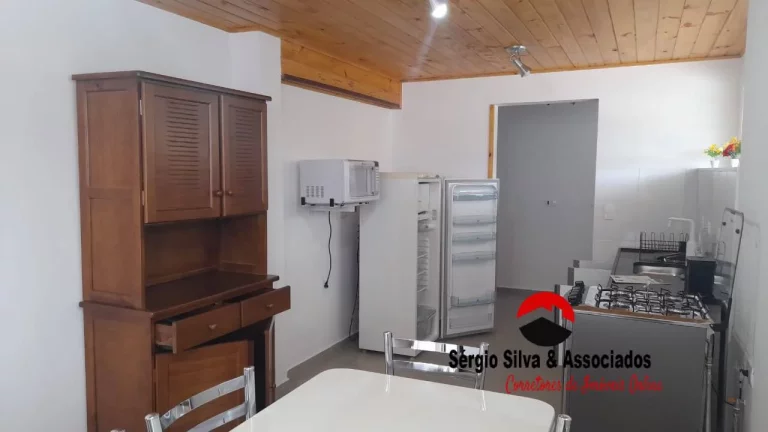 Imagem Casa a Venda na Região de Vila Abernessia, em Campos do Jordão - SP.