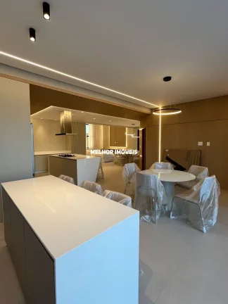 Imagem Casa Alto Padrão á venda com 3 suítes, um escritório, 4 vagas localizada em condomínio fechado em Camboriú.