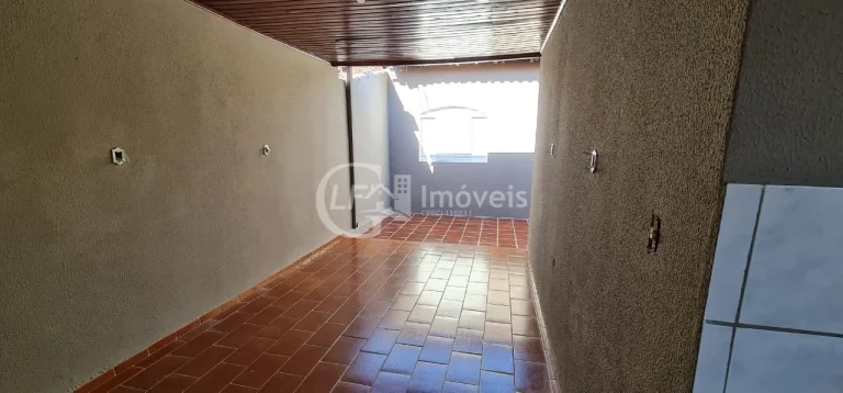 Imagem Casa de 4 quartos e 1 suíte à venda em Campo Grande-MS, Bairro Coophasul, com 250m² de área e 4 vagas de garagem