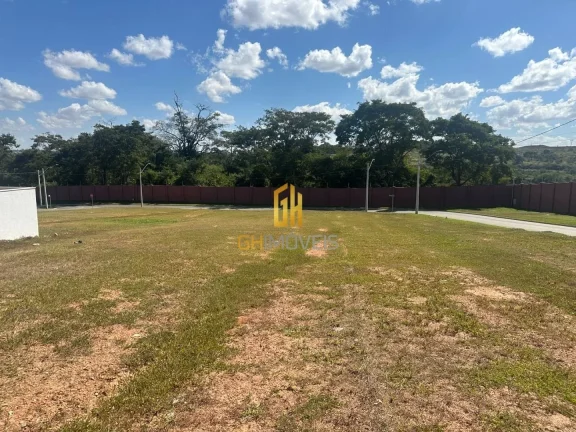 Imagem TE0096Lote com 276m2 no Jardins Capri -Rua privilegiada com 8 moradores-Sem vizinho na frente (sÃ³ Ã...