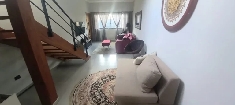 Imagem Casa à venda em Alvinópolis  3 suítes e quintal | Atibaia