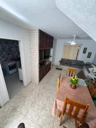Imagem Casa em condomínio de 3 qtos, 1 suíte, varanda e churrasqueira, em condomínio fechado com piscina a venda ou aluguel em Rio das Ostras