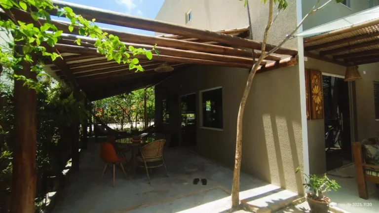 Imagem Casa em Condomínio à venda em Imbassaí, Mata de São João Bahia