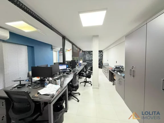Imagem Sala Comercial à Venda no Coração de Florianópolis!