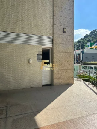 Imagem Este AMPLO E CONFORTÁVEL apartamento de 130,00 m2 de área está localizado no coração da cidade.