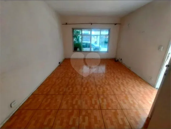 Imagem Casa à venda com 3 quartos, sendo 1 suíte, no condomínio Alameda do Eucaliptos, São Paulo - SP